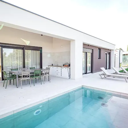 Villa Echo Villa, Istra, Pool/jacuzzi, Bbq, Pet Friendly