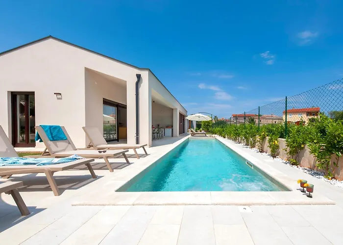 Echo Villa, Istra, Pool/jacuzzi, Bbq, Pet Friendly *