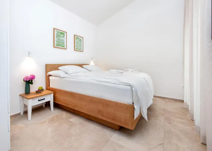 Echo Villa, Istra, Pool/jacuzzi, Bbq, Pet Friendly וילה *