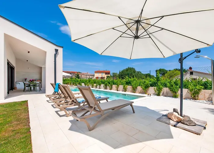 וילה Echo Villa, Istra, Pool/jacuzzi, Bbq, Pet Friendly