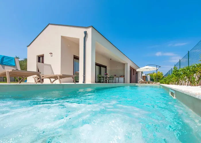 וילה Echo Villa, Istra, Pool/jacuzzi, Bbq, Pet Friendly *