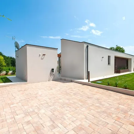 Echo Villa, Istra, Pool/jacuzzi, Bbq, Pet Friendly *