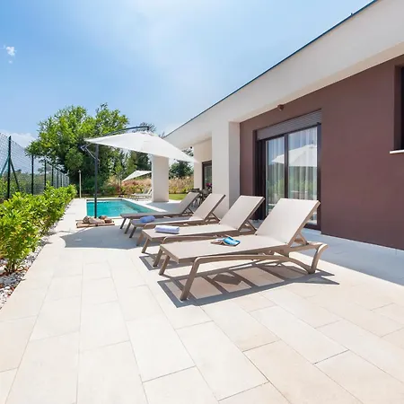 Echo Villa, Istra, Pool/jacuzzi, Bbq, Pet Friendly *