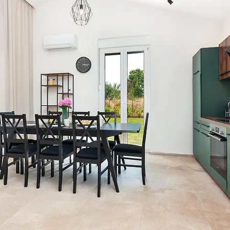 Echo Villa, Istra, Pool/jacuzzi, Bbq, Pet Friendly